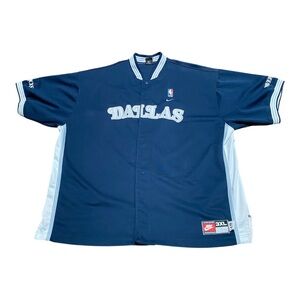 Vintage Nike NBA Dallas
Mavericks Men's Warm Up
Jersey Size 3XL